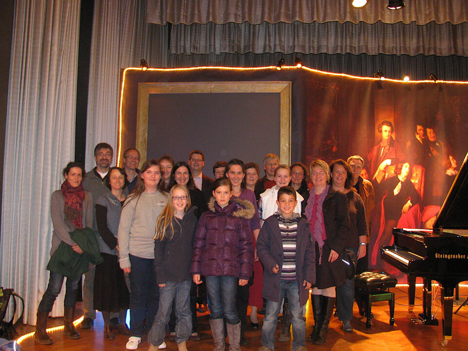 Gruppe der Gießener Schüler/-innen und Schülereltern beim Liszt-Abend in Lich