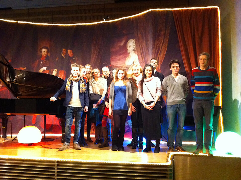 Gruppe der Frankfurter Schüler/-innen und Schülereltern beim Liszt-Abend in Frankfurt
